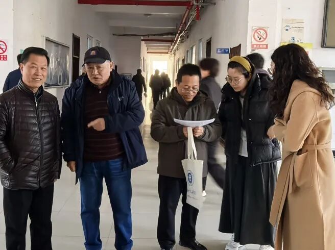 45在知行楼开展春季学期开学秩序巡查
